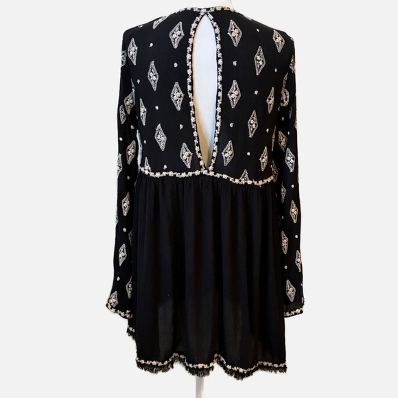 Free People Diamond Embroidery Top Bell Sleeves Medium - Picture 5 of 16